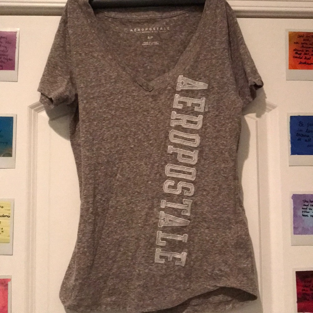 Gray Aeropostale tee